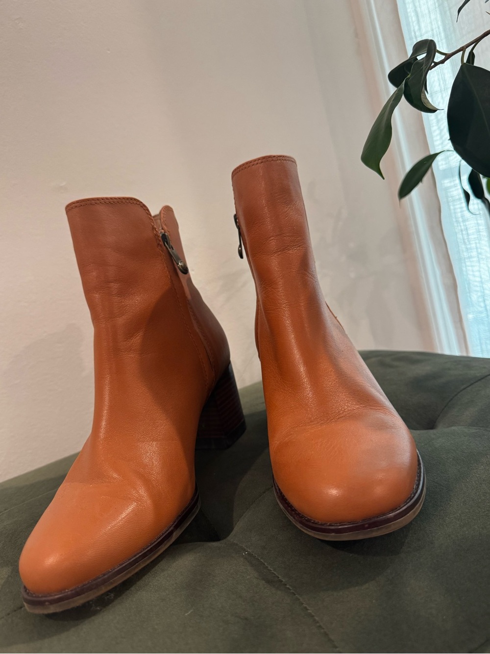 Sperry Seaport Women's Classic Tan Leather Ankle Boots